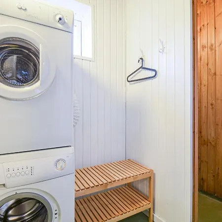 Lystrup Gamle Skole Allingabro V Holiday home *